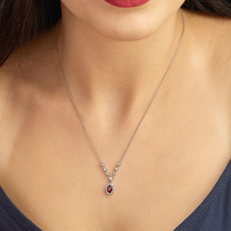 3.88 Karat Yakut Taşlı Pırlanta Set