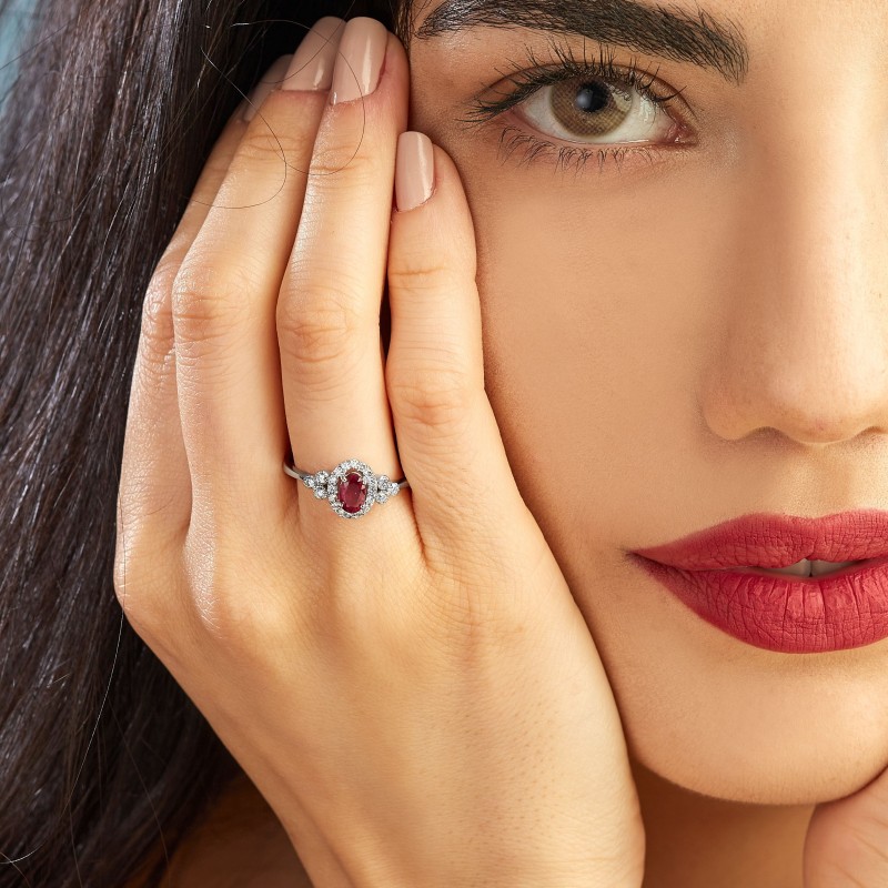 3.88 Karat Yakut Taşlı Pırlanta Set