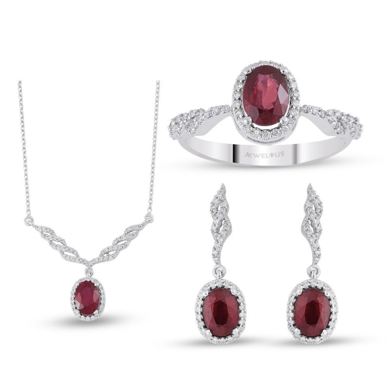 4.83 Karat Yakut Taşlı Pırlanta Set