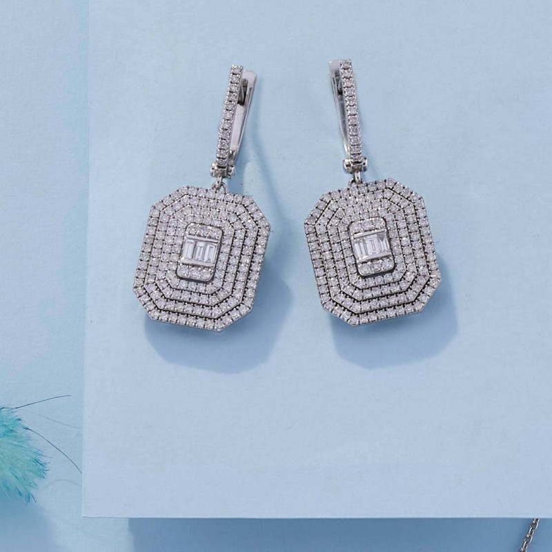1.76 Karat Pırlanta Baget Küpe