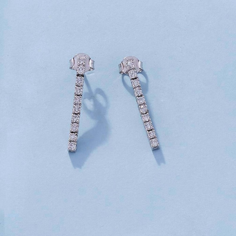 0.55 Karat Sallantılı Pırlanta Küpe