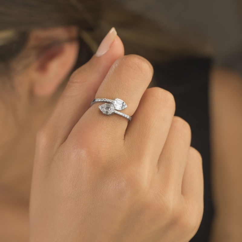 0.47 Karat Baget Pırlanta Kelepçe Bileklik