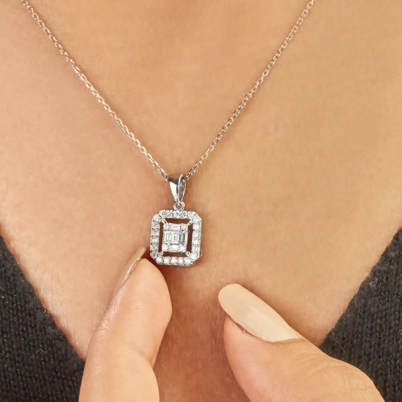 0.33 Karat Baget Pırlanta Kolye