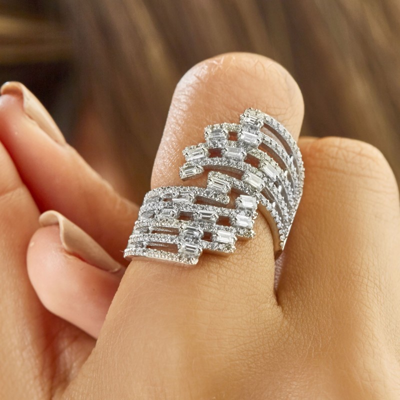 1.64 Karat Baget Taşlı Pırlanta Yüzük