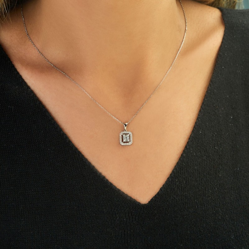 0.33 Karat Baget Pırlanta Kolye