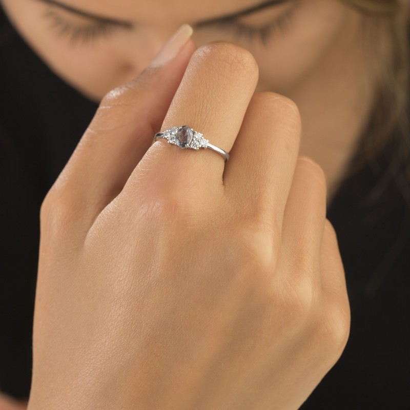 0.60 Karat Pırlanta Lila Safir Taşlı Yüzük