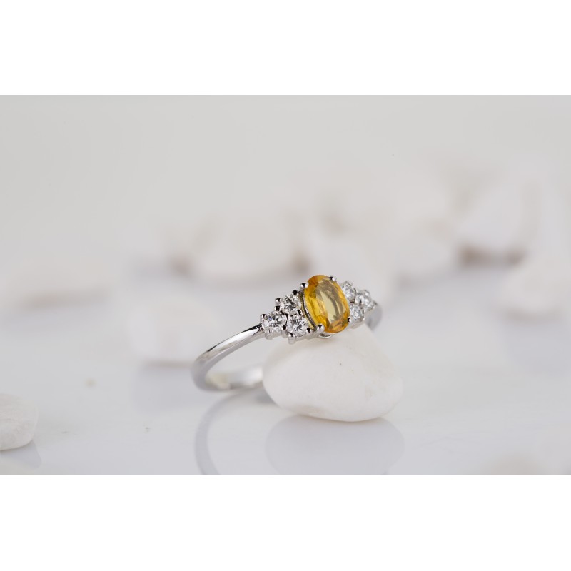 0.60 Karat Pırlanta Sarı Safir Taşlı Yüzük