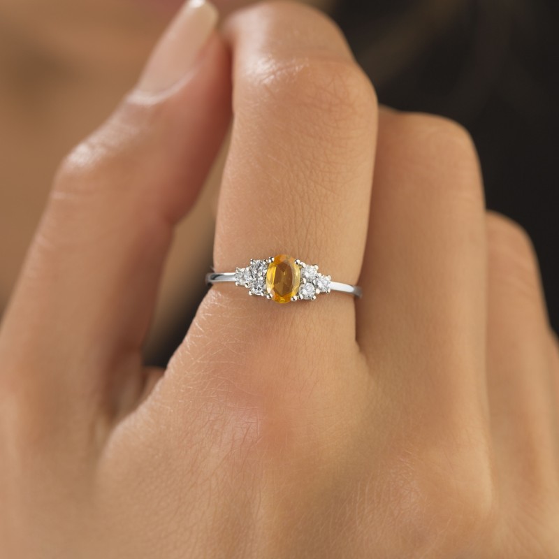 0.60 Karat Pırlanta Sarı Safir Taşlı Yüzük