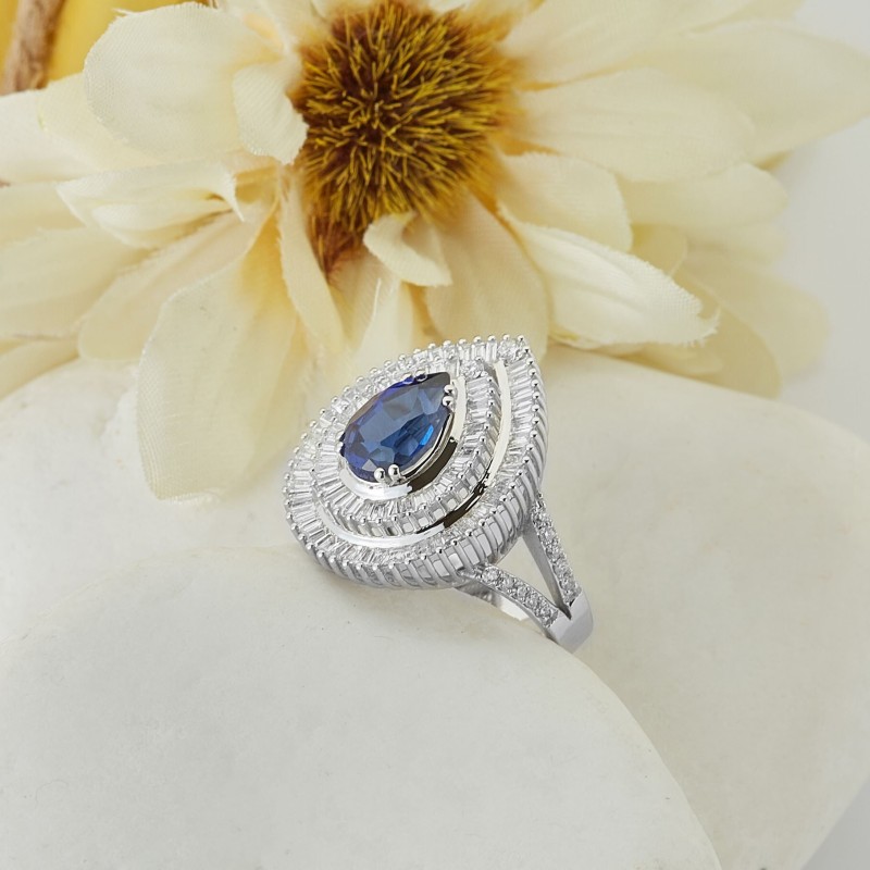 4.14 Karat Pırlanta Safir Taşlı Yüzük