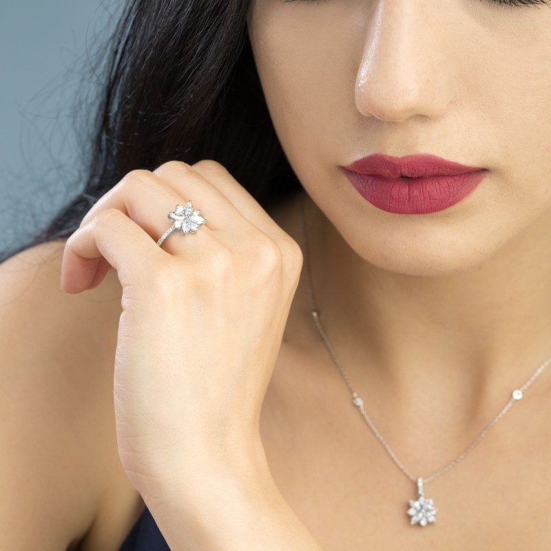 0.98 Karat Markiz Pırlanta Taşlı Yüzük