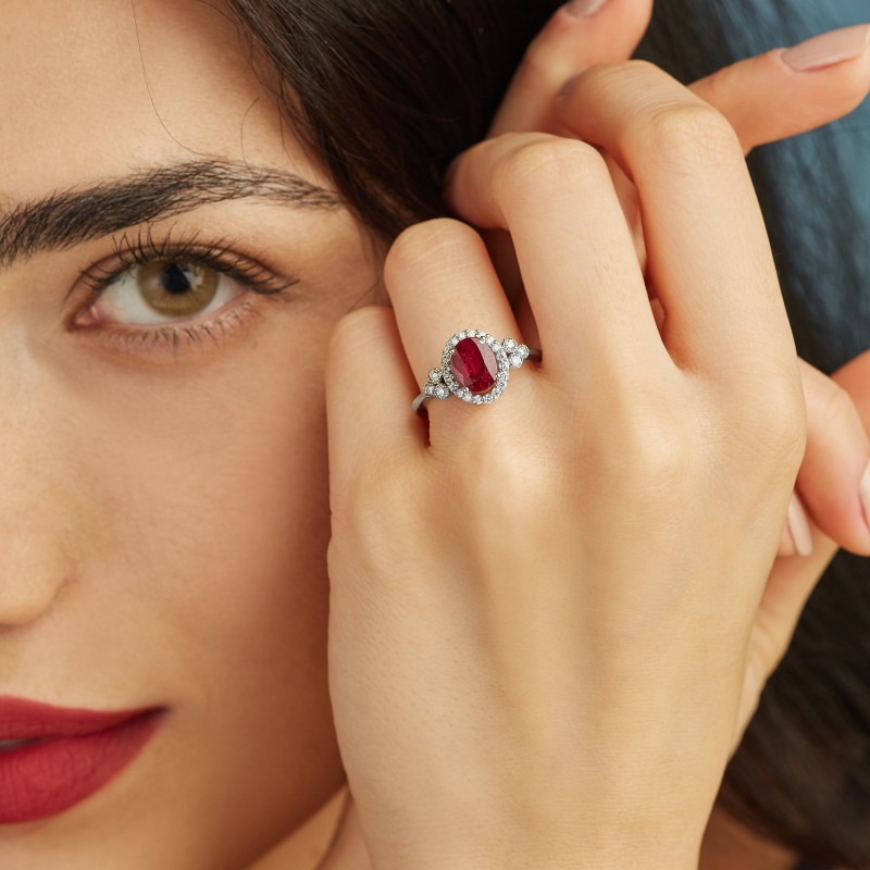 1.99 Karat Yakut Taşlı Pırlanta Yüzük