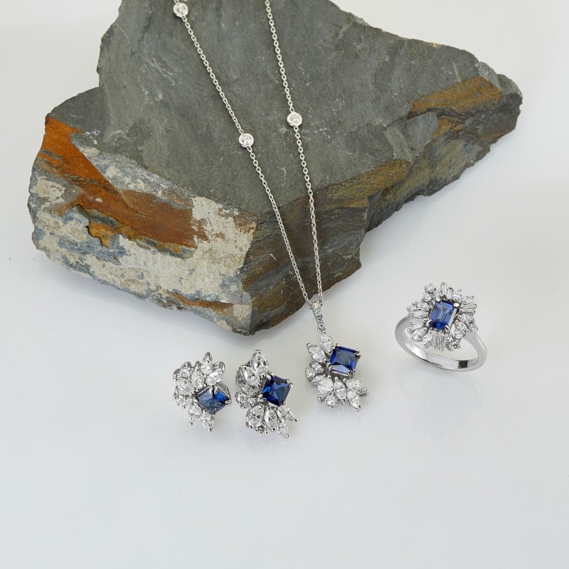 2.07 Karat Safir Taşlı Markiz Pırlanta Yüzük