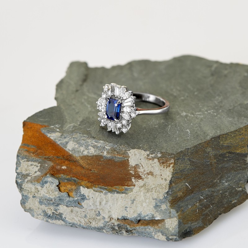 2.07 Karat Safir Taşlı Markiz Pırlanta Yüzük