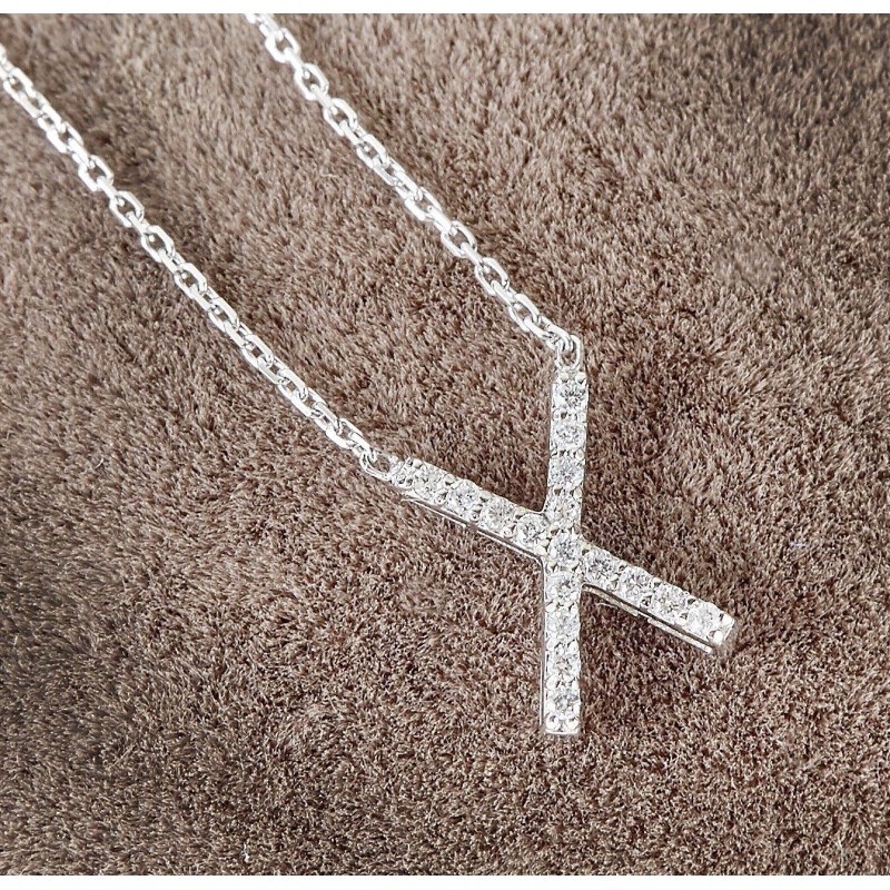 0.06 Karat Pırlanta Minimal X Harfi Kolye