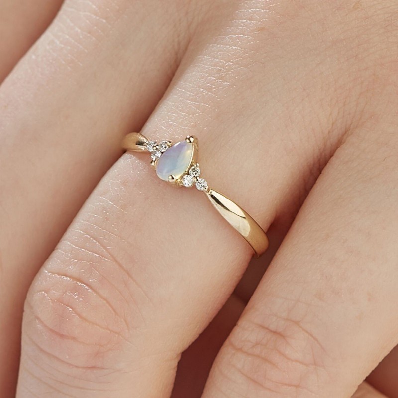 0.24 Karat Opal Taşlı Pırlanta Minimal Yüzük