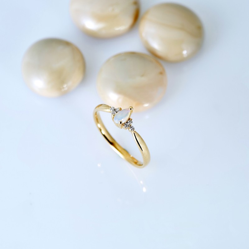 0.24 Karat Opal Taşlı Pırlanta Minimal Yüzük