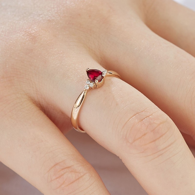 0.44 Karat Yakut Taşlı Pırlanta Minimal Yüzük