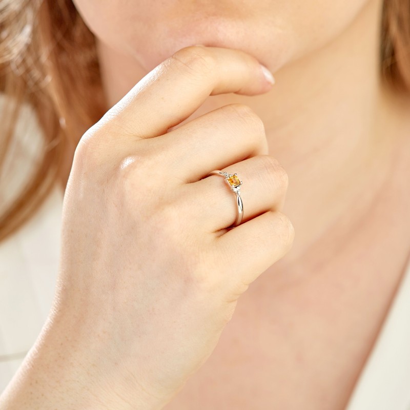 0.26 Karat Topaz Taşlı Pırlanta Minimal Yüzük