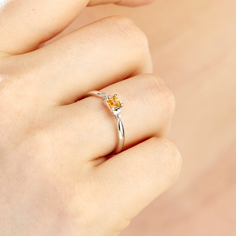 0.26 Karat Topaz Taşlı Pırlanta Minimal Yüzük