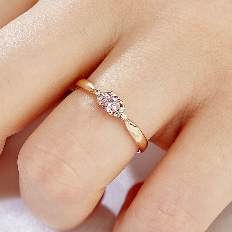 0.26 Karat Pembe Safir Taşlı Pırlanta Minimal Yüzük