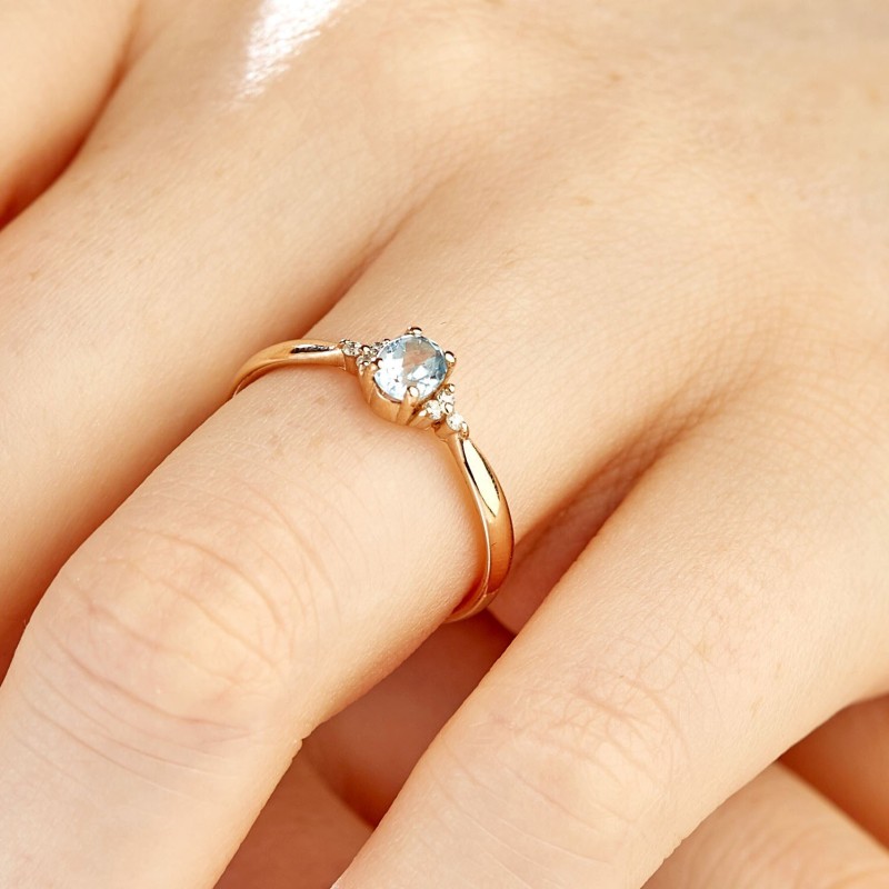 0.50 Karat Blue Topaz Taşlı Pırlanta Minimal Yüzük
