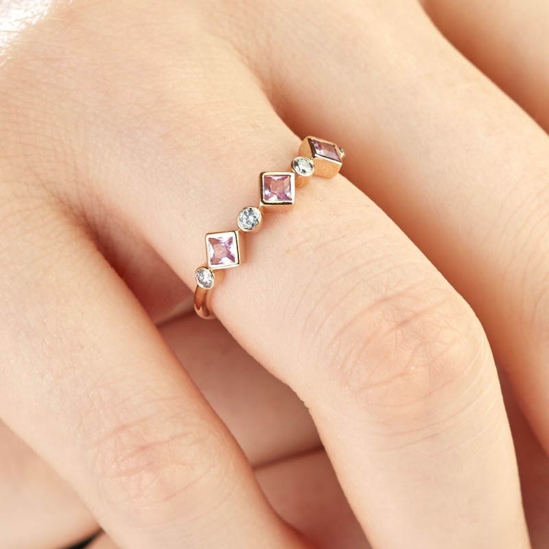 0.45 Karat Pembe Safir Taşlı Pırlanta Minimal Yüzük
