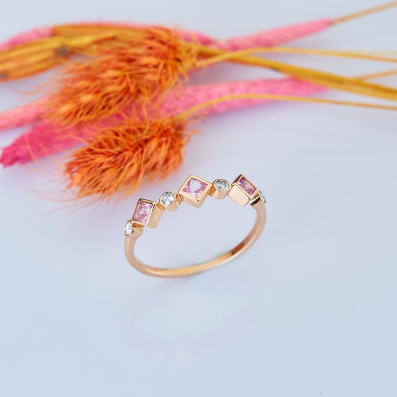 0.45 Karat Pembe Safir Taşlı Pırlanta Minimal Yüzük