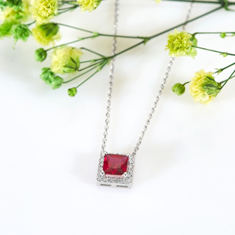 0.63 Karat Yakut Taşlı Pırlanta Kolye