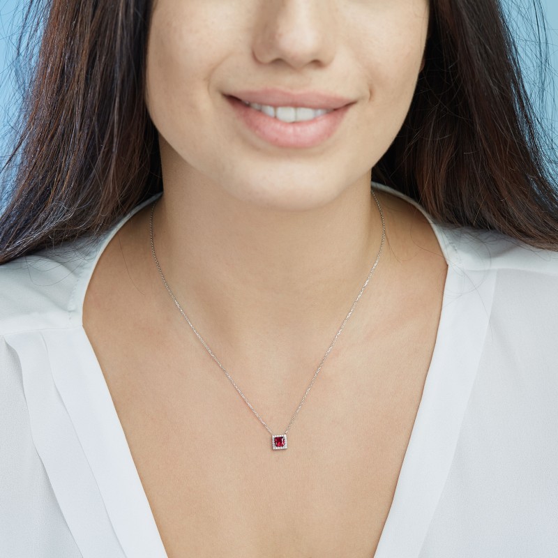 0.63 Karat Yakut Taşlı Pırlanta Kolye