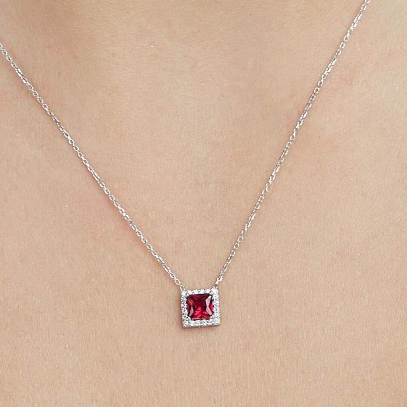 0.63 Karat Yakut Taşlı Pırlanta Kolye