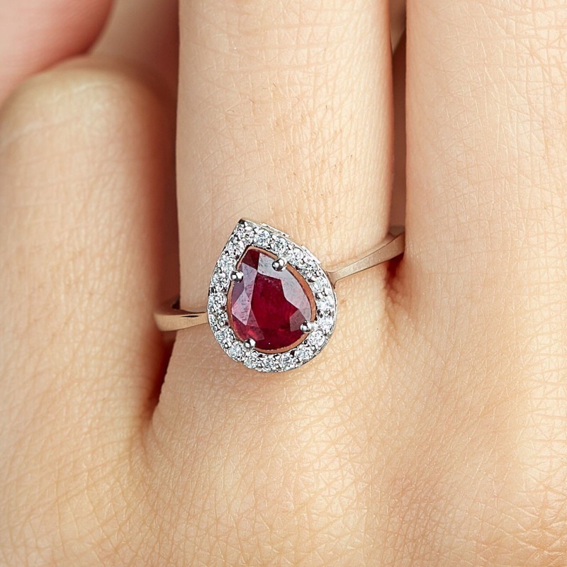 1.60 Karat Yakut Taşlı Pırlanta Yüzük