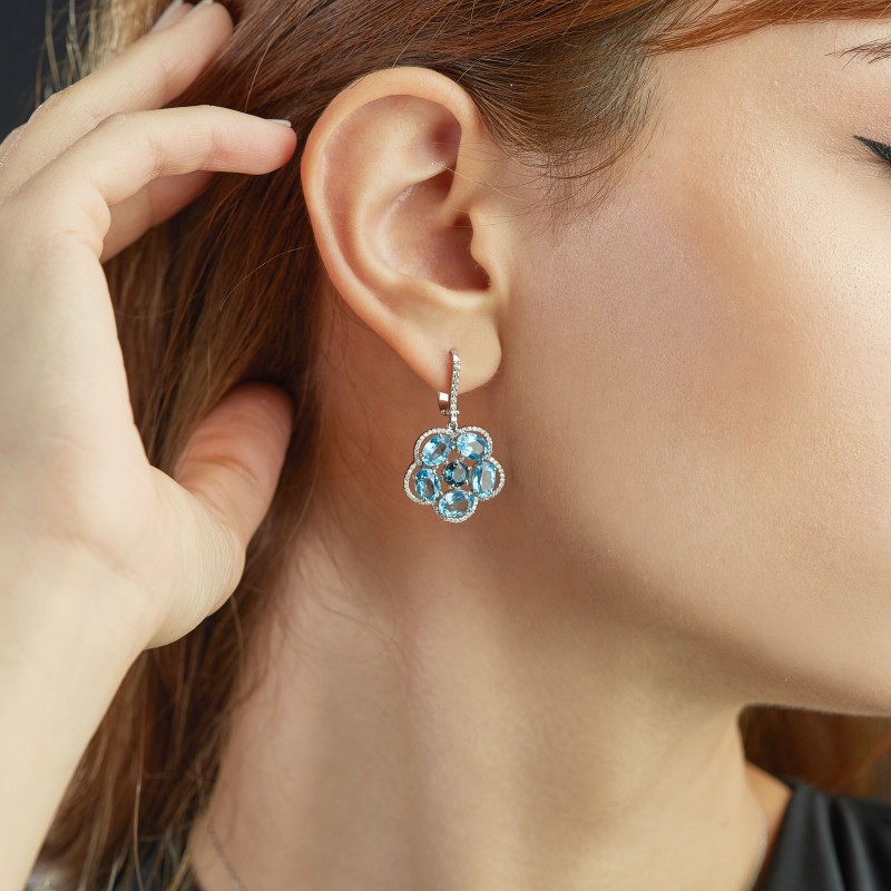 10.06 Karat Blue Topaz Taşlı Pırlanta Küpe