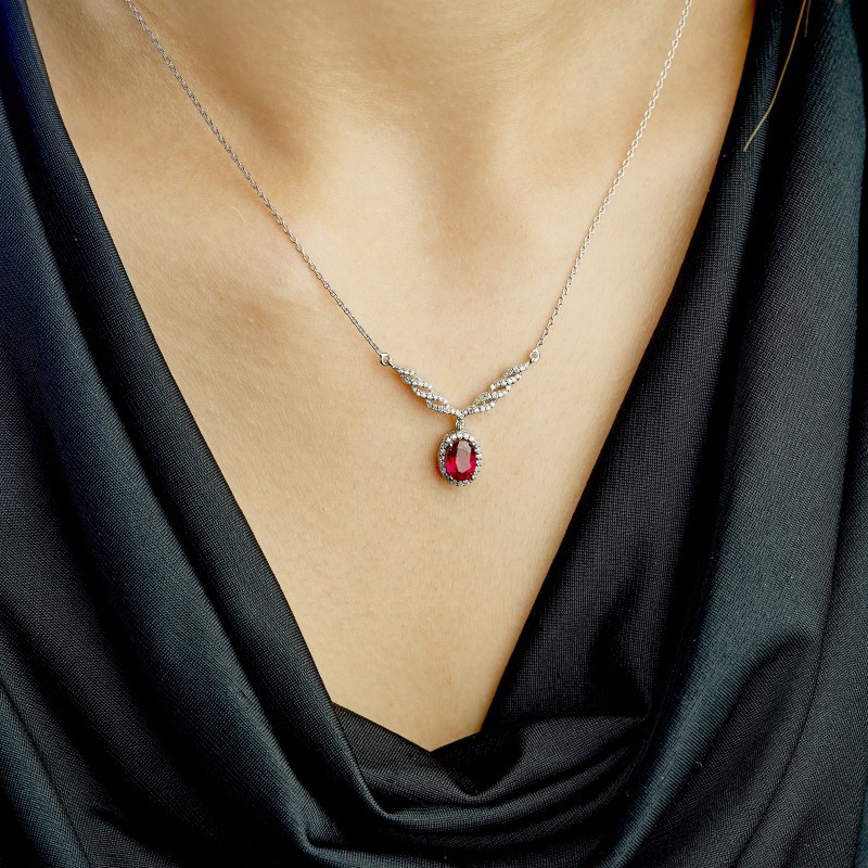 1.27 Karat Yakut Taşlı Pırlanta Kolye