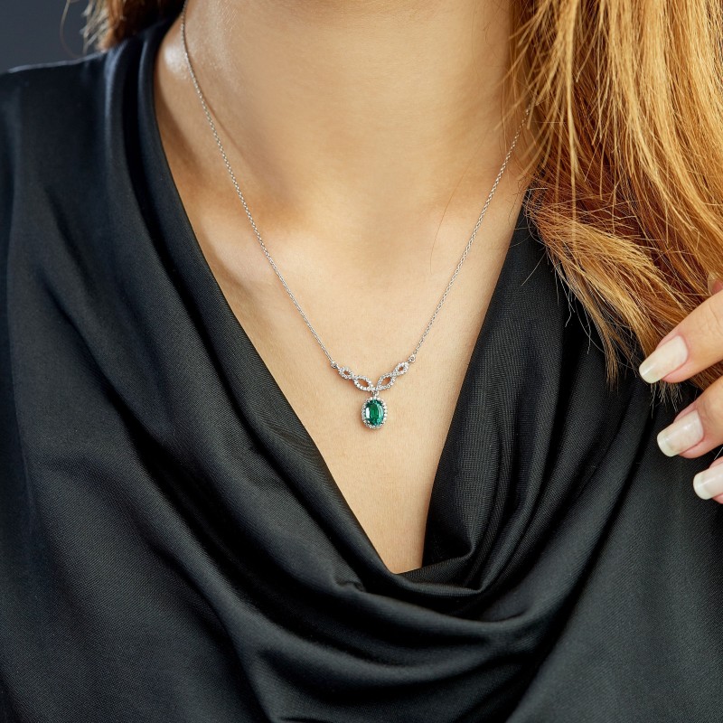 0.96 Karat Zümrüt Taşlı Pırlanta Kolye