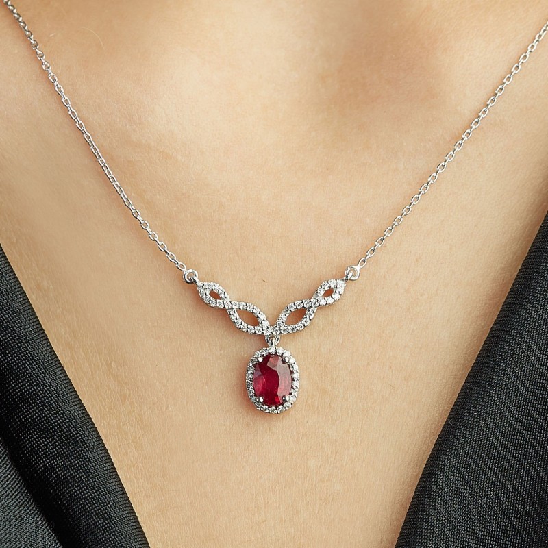 1.19 Karat Yakut Taşlı Pırlanta Kolye