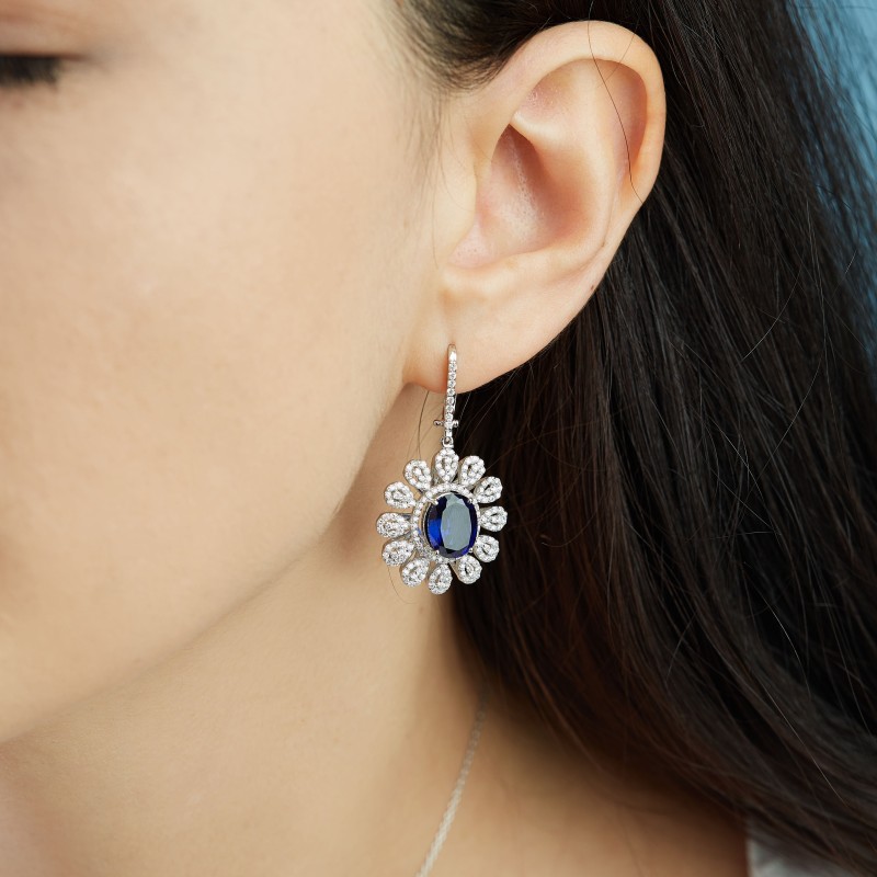 8.91 Karat Safir Taşlı Pırlanta Küpe