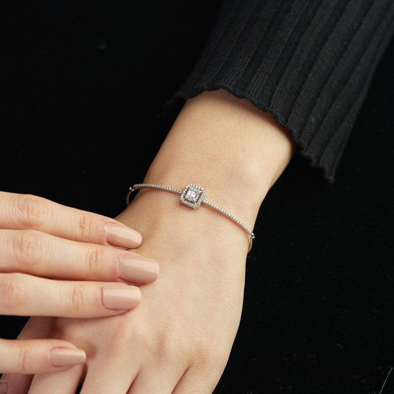 0.37 Karat Baget Pırlanta Minimal Kelepçe Bileklik