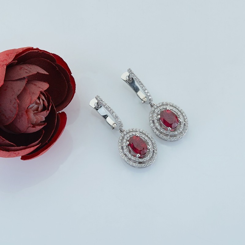 2.93 Karat Yakut Taşlı Pırlanta Küpe