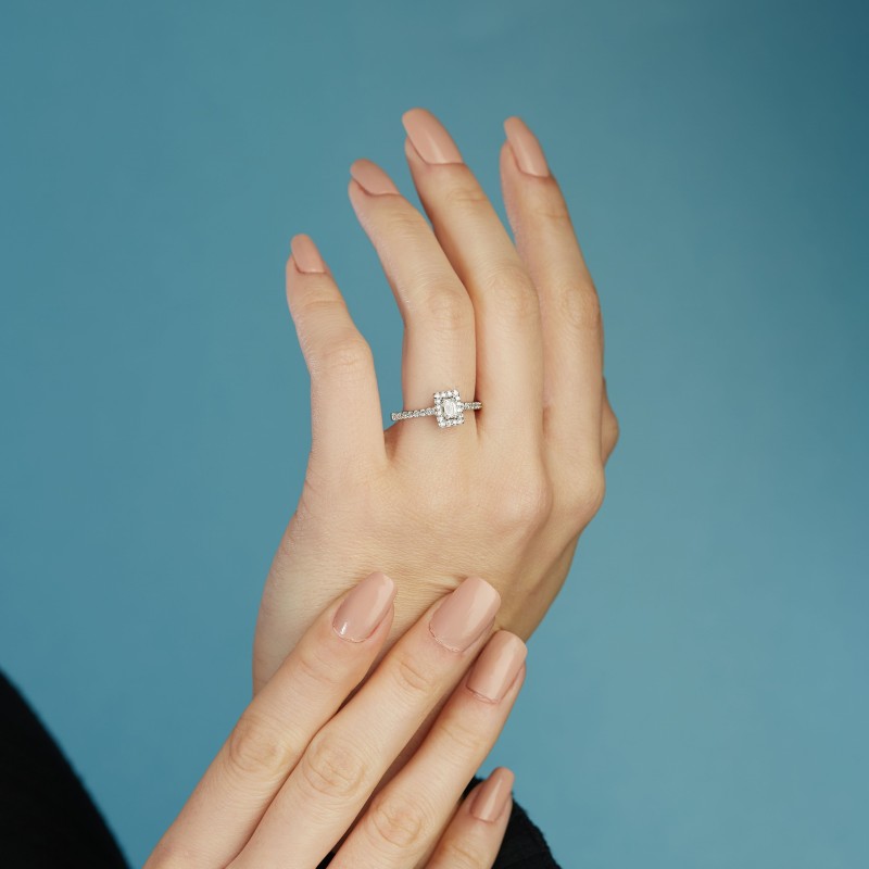 0.59 Karat Baget Taşlı Pırlanta Yüzük