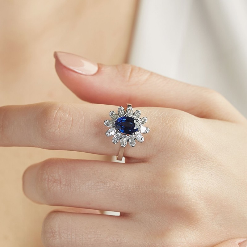 2.48 Karat Safir Taşlı Baget Pırlanta Yüzük