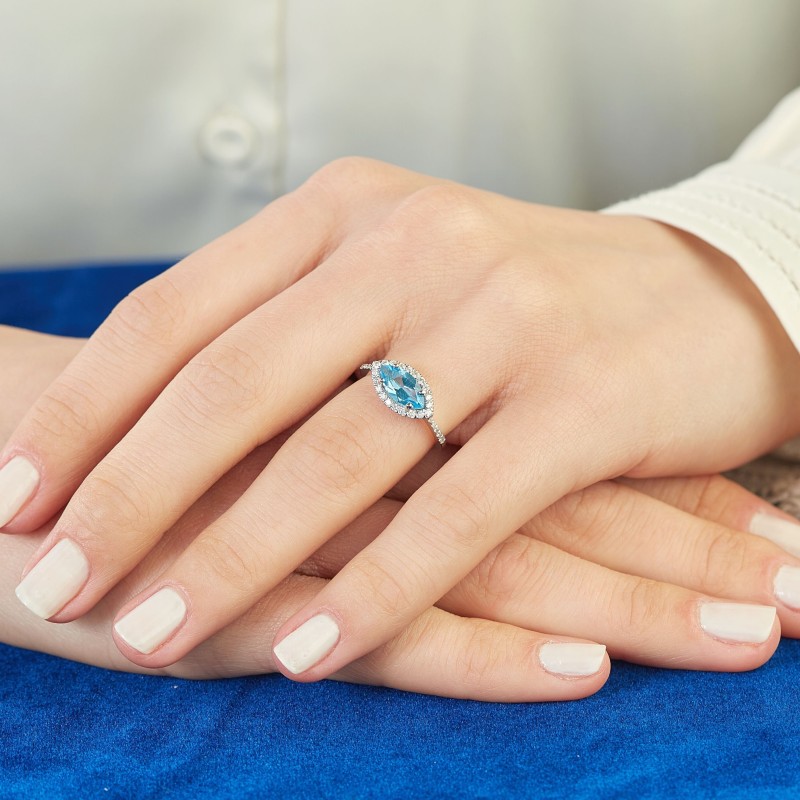 1.46  Karat Blue Topaz Taşlı Pırlanta Yüzük
