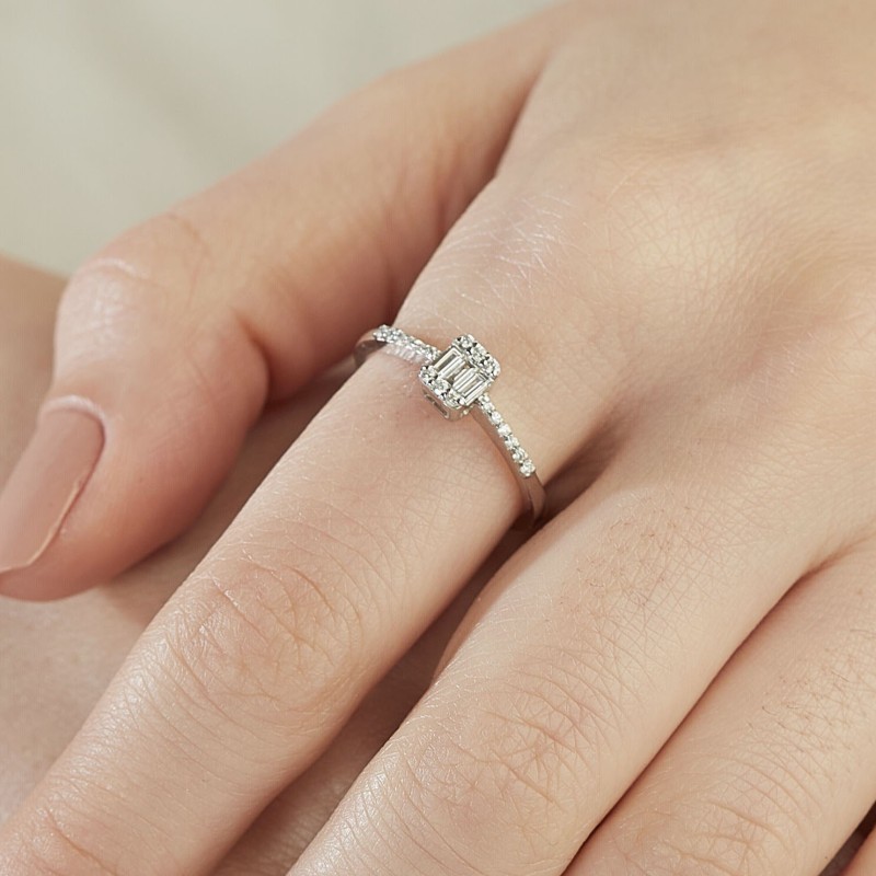 0.23 Karat Baget Pırlanta Yüzük
