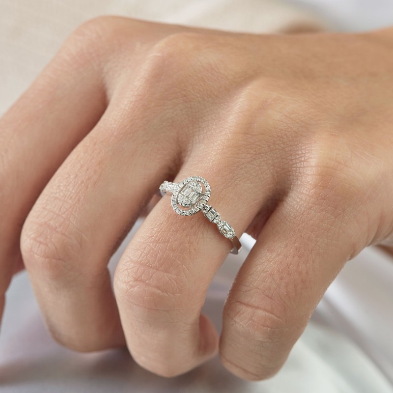 0.30 Karat Baget Pırlanta Oval Yüzük