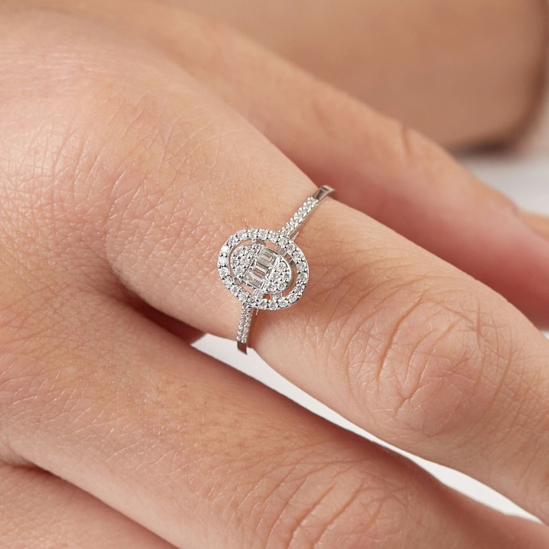 0.25 Karat Baget Pırlanta Oval Yüzük