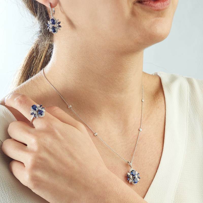 2.56 Karat Safir Taşlı Markiz Pırlantalı Yüzük