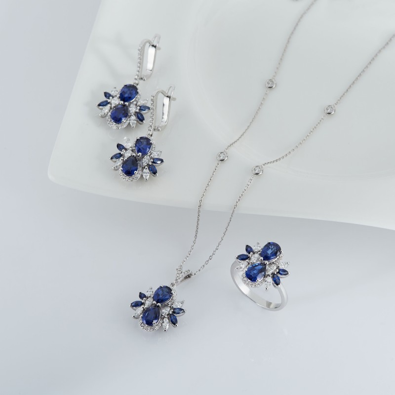2.56 Karat Safir Taşlı Markiz Pırlantalı Yüzük