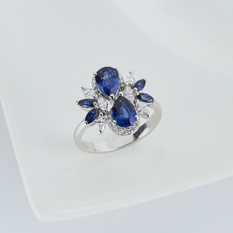 2.56 Karat Safir Taşlı Markiz Pırlantalı Yüzük
