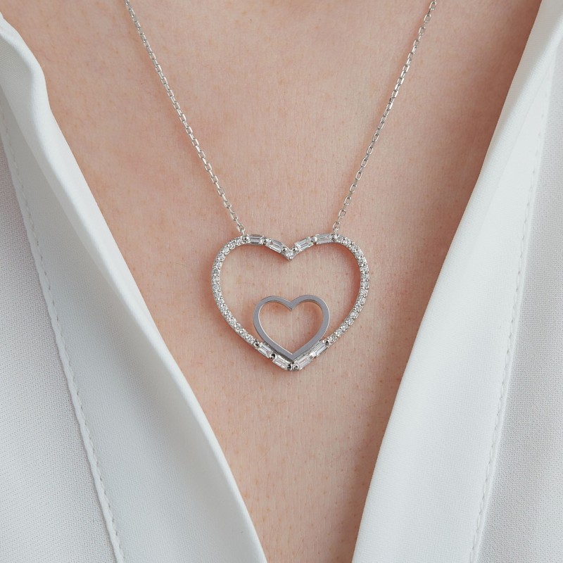 0.48 Karat Baget Pırlantalı Kolye