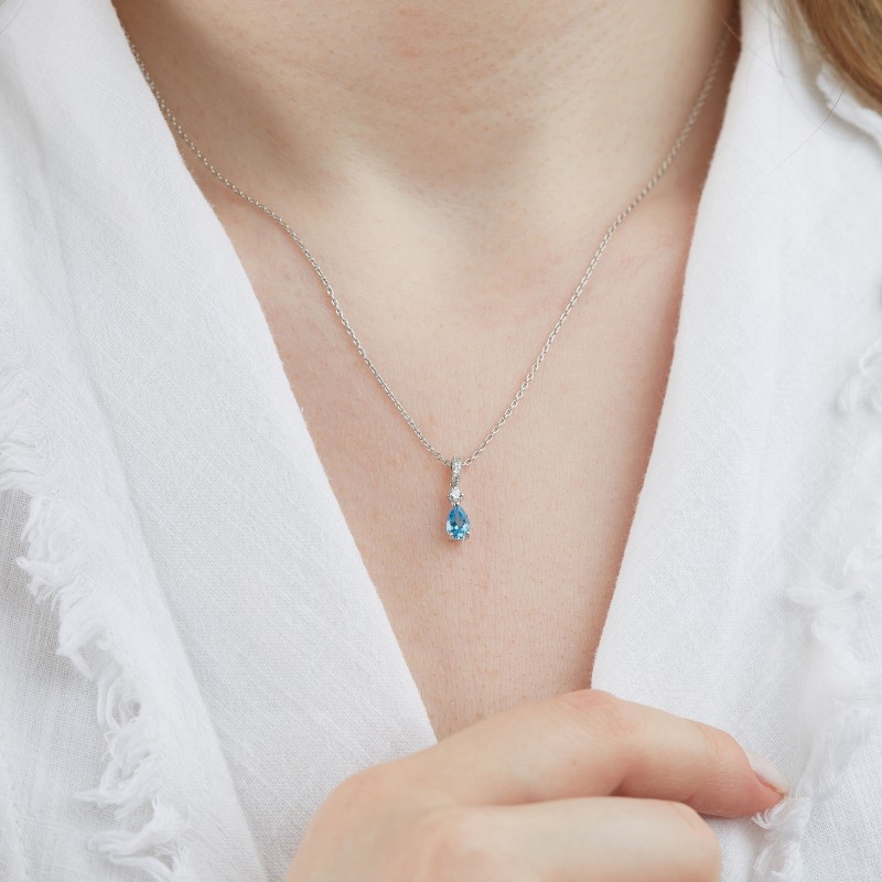0.56 Karat Damla Blue Topaz Taşlı Pırlanta Kolye