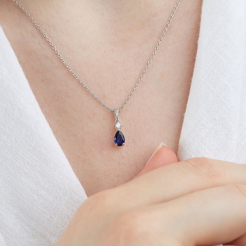 0.62 Karat Damla Safir Taşlı Pırlanta Kolye